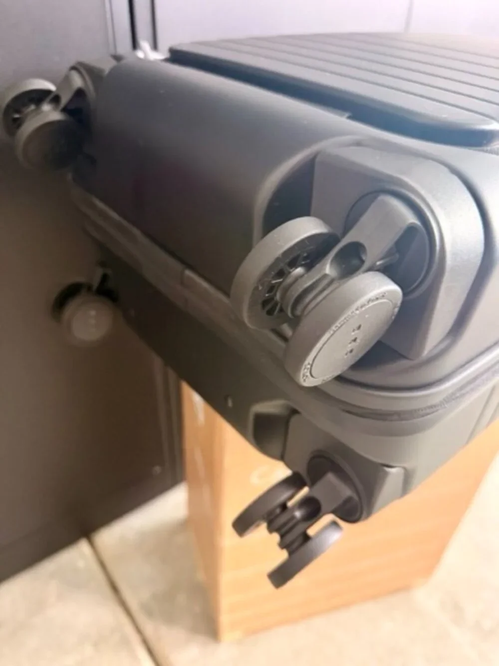 Monos Carry-On Pro – New / Never Used ✈️ - Picture 8 of 9